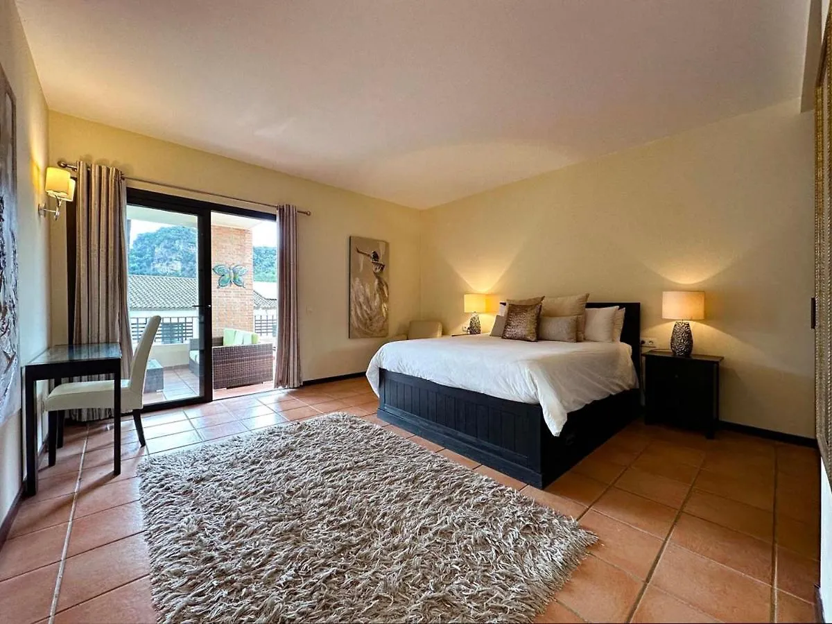 Benahavis Luxury Apartment